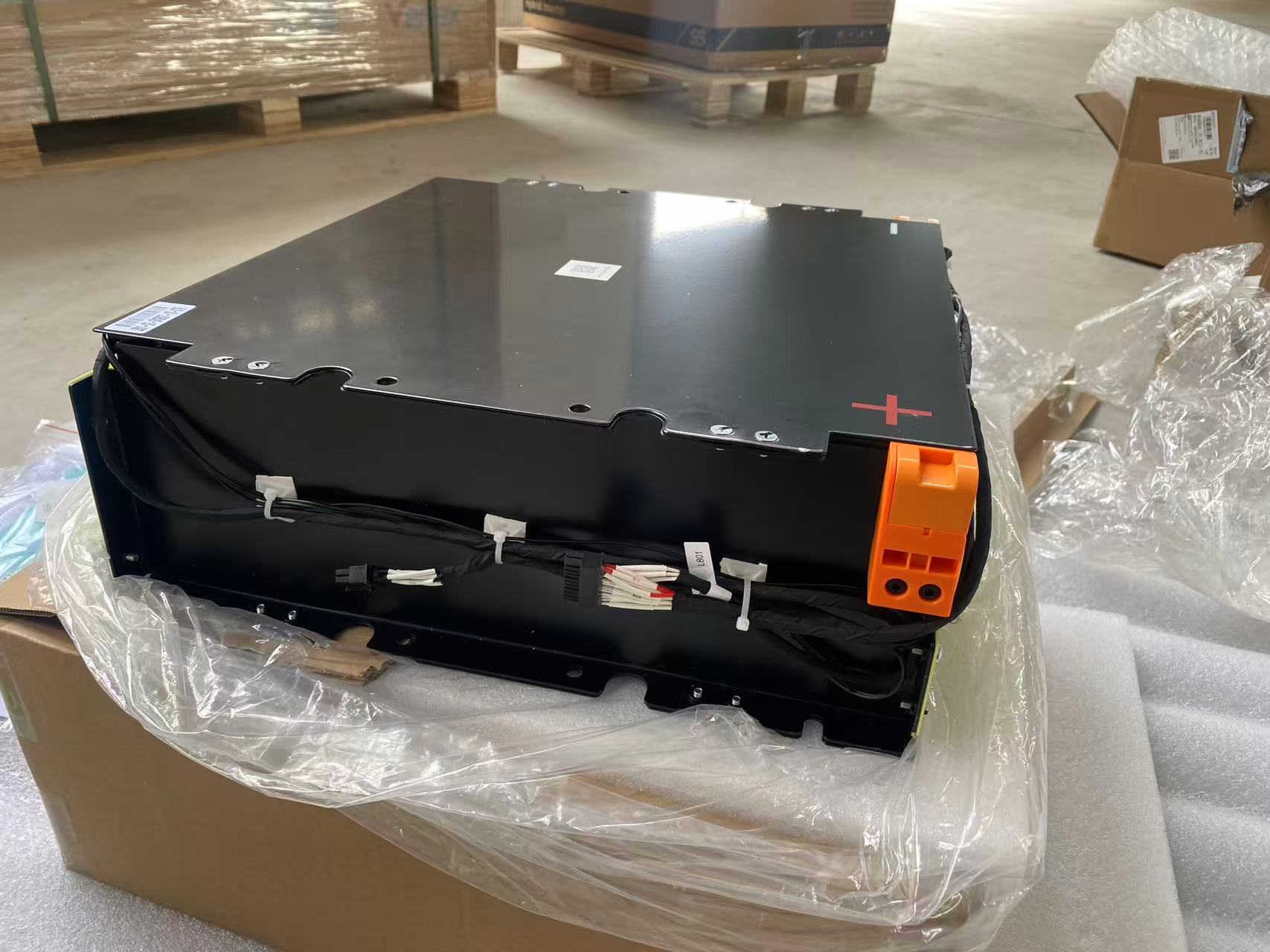 Semi-Solid battery for stacked light system