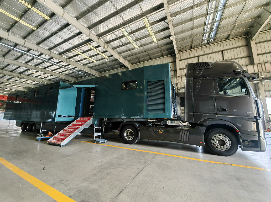 Meeting RV with solar storage system